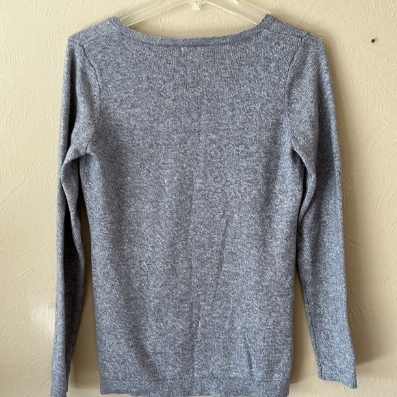 Old Navy V-neck Sweater long sleeves gray Size SP - Picture 2 of 7